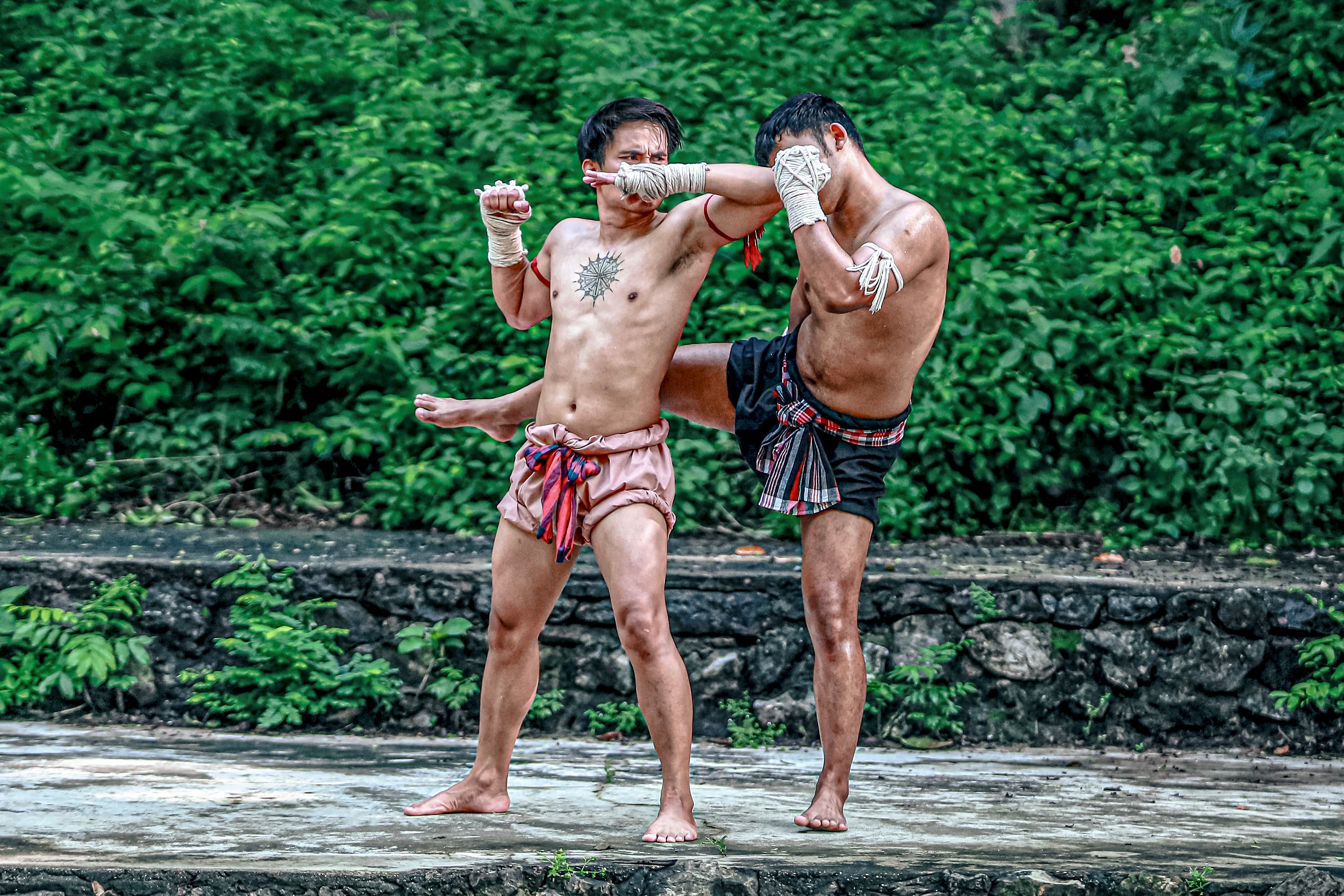 laksna-kar-chi-lukmi-tha-hiray-mwn-phaen-din