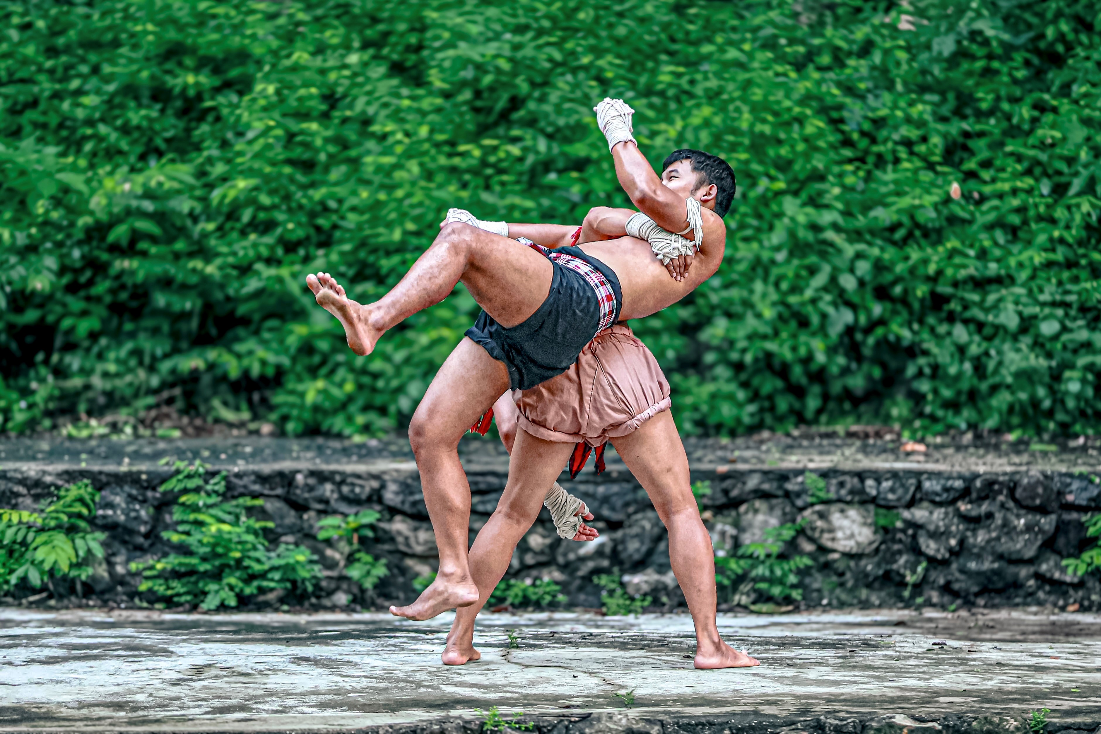 laksna-kar-chi-lukmi-tha-khun-yaks-pha-nang1