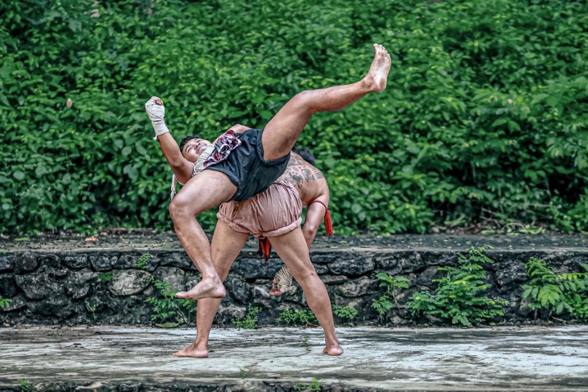 laksna-kar-chi-lukmi-tha-khun-yaks-pha-nang3