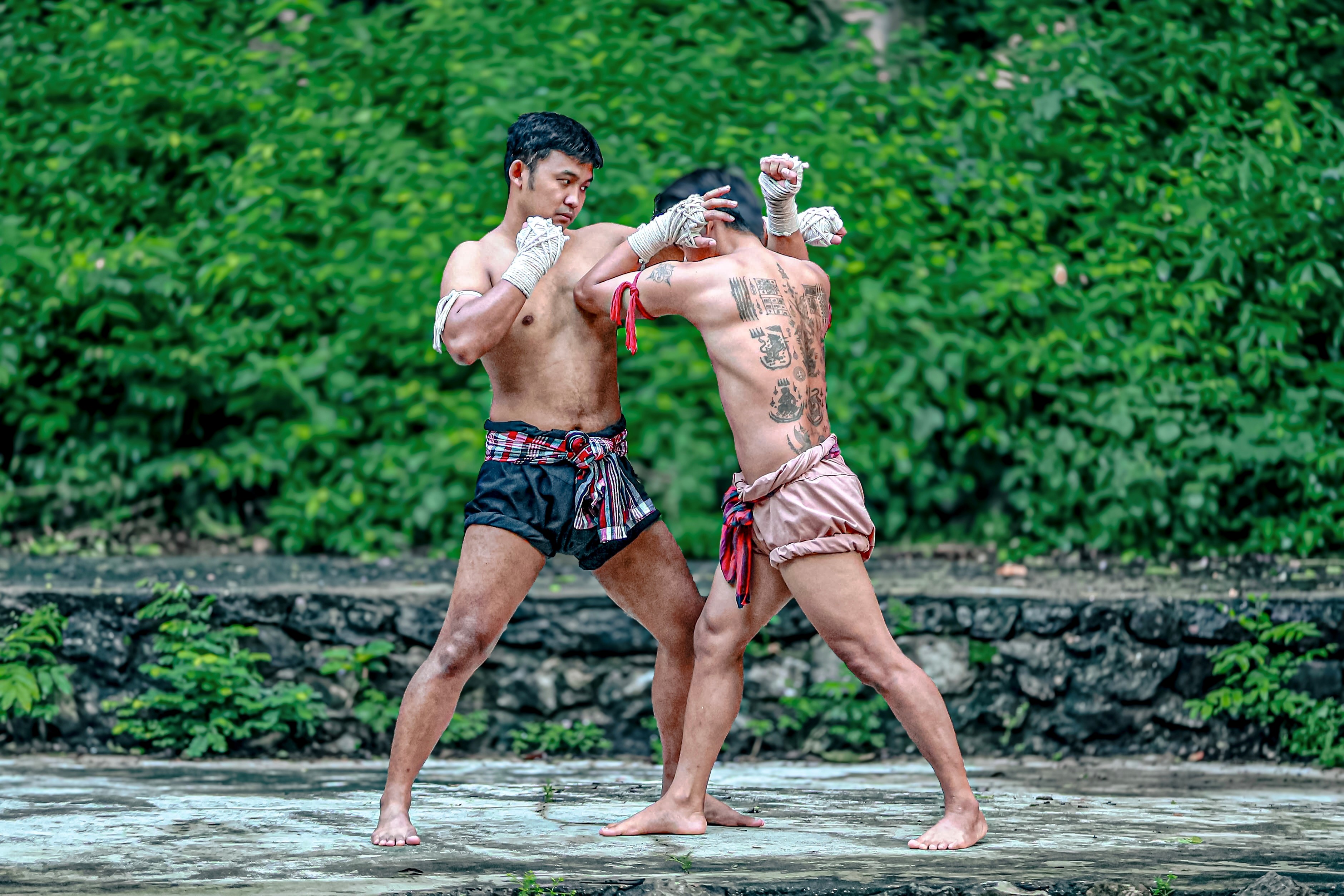 laksna-kar-chi-lukmi-tha-sak-phwng-malay1