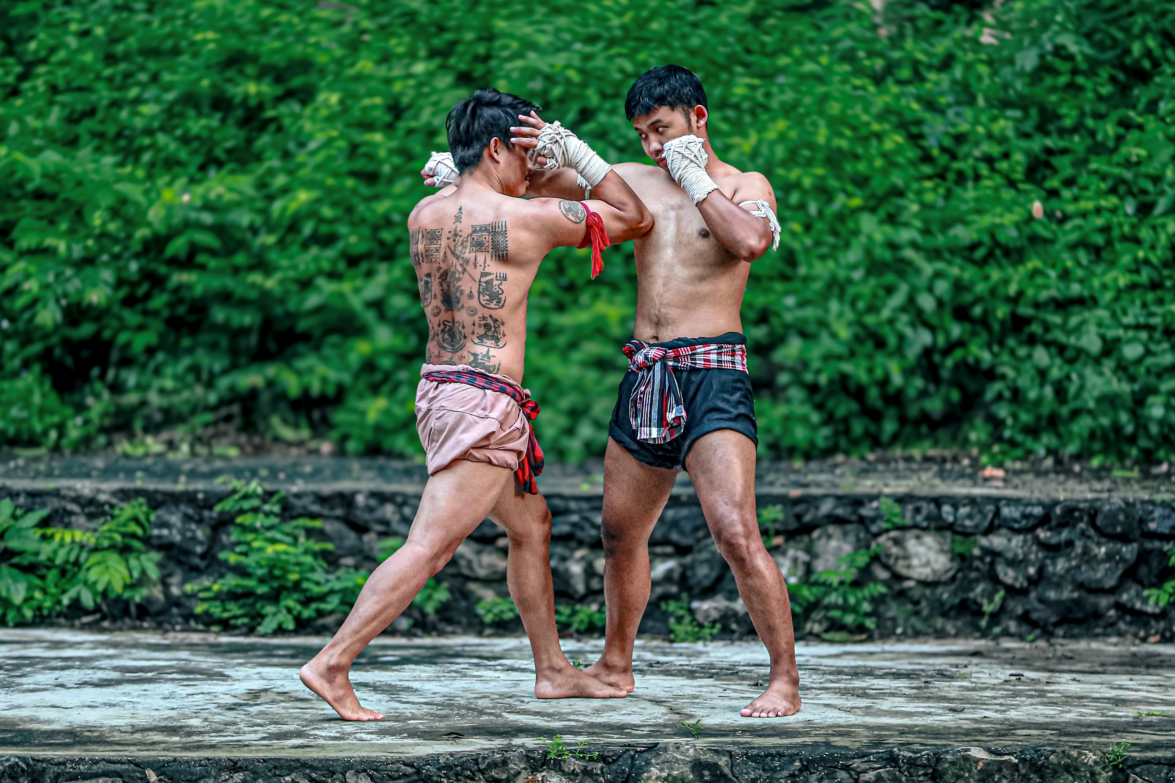 laksna-kar-chi-lukmi-tha-sak-phwng-malay2