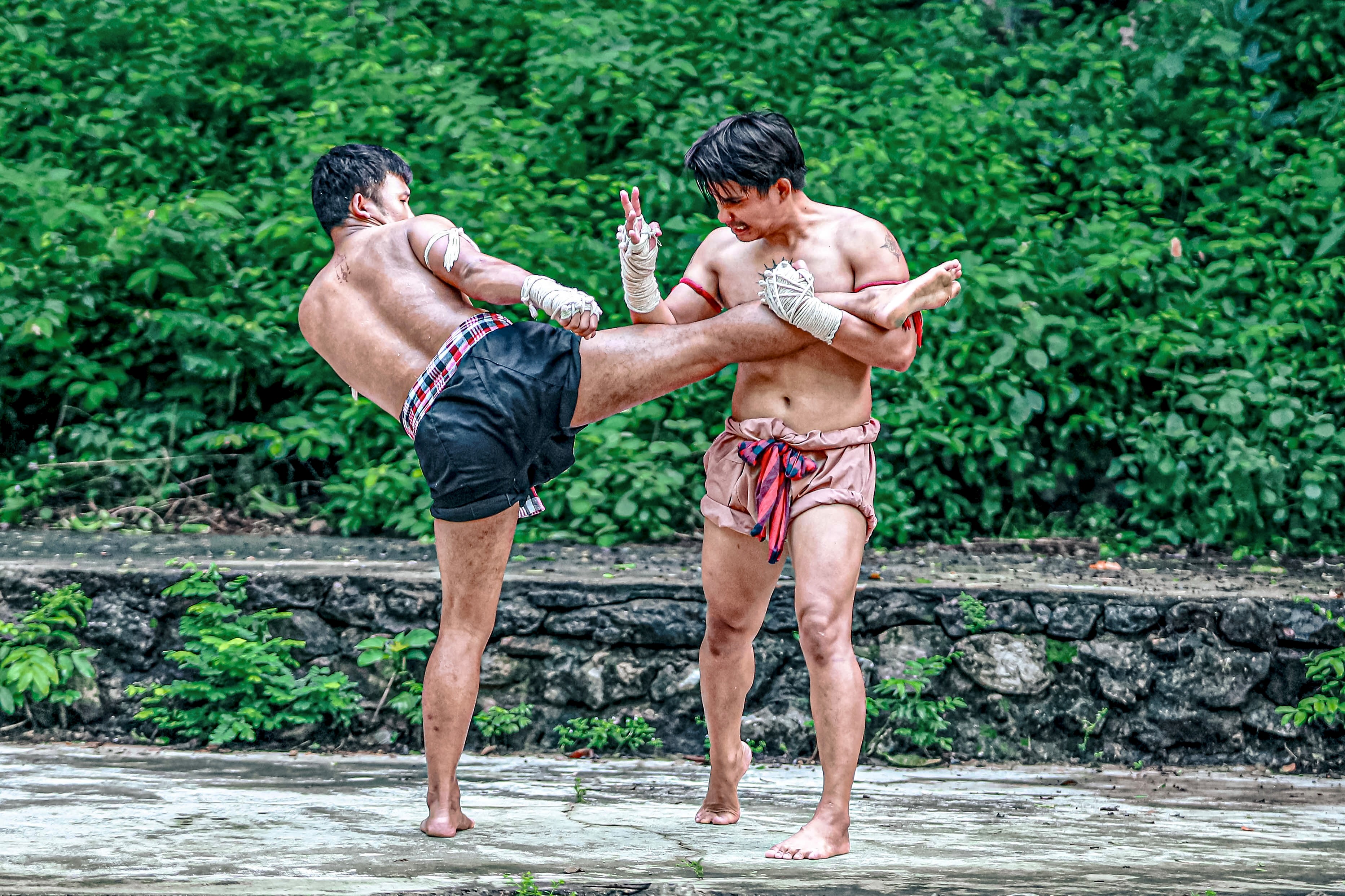 laksna-kar-chi-mae-mi-tha-hak-ngwng-xiyra1